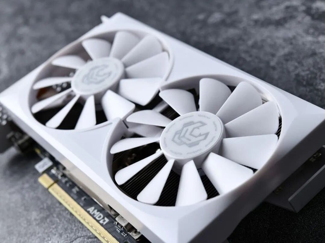 瀚铠RX 9060 XT 16G 白色合金V2显卡评测：16GB大显存 主流游戏新选择