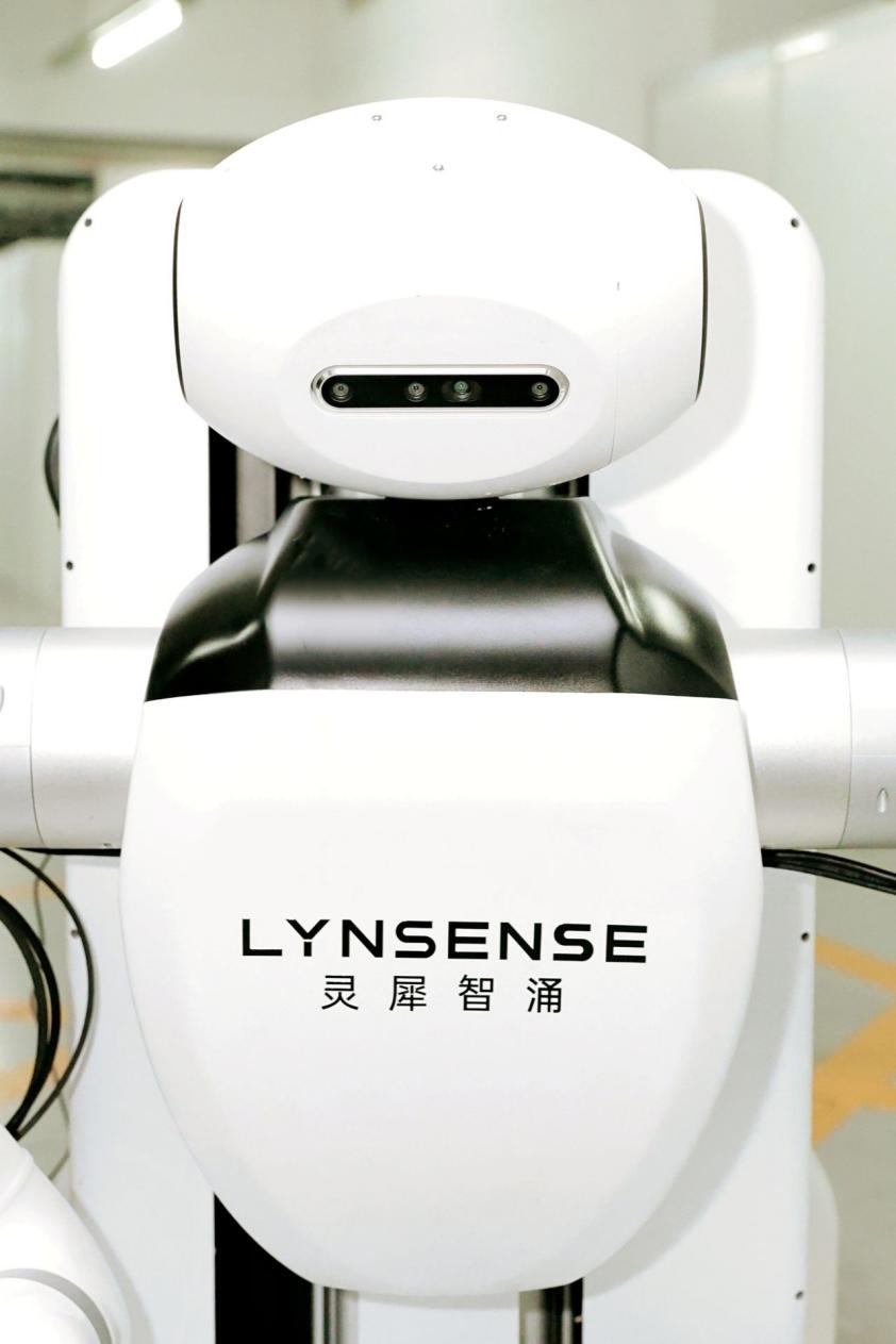 98年中科大博士段逸凡创立灵犀智涌 以“模型+Harness”架构打破工业具身“唯模型困局”
