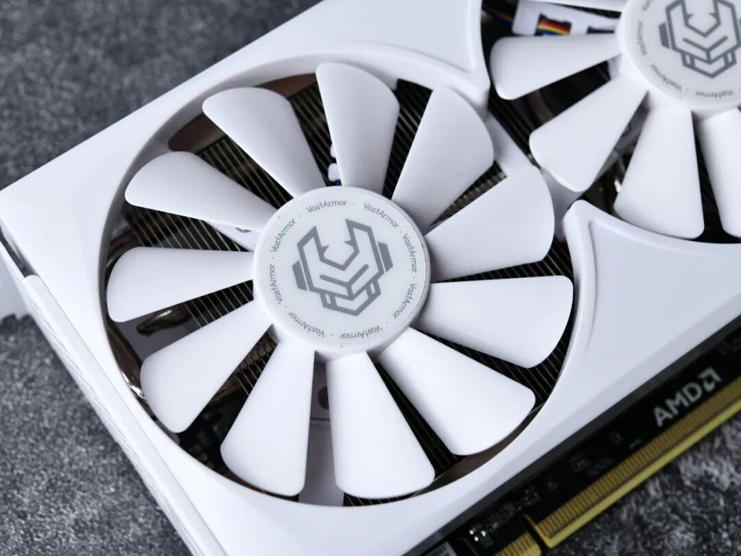 瀚铠RX 9060 XT 16G 白色合金V2显卡评测：16GB大显存 主流游戏新选择