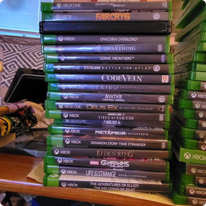 图｜玩家分享的 Xbox 实体光盘收藏（图源：Braggolach on Reddit）