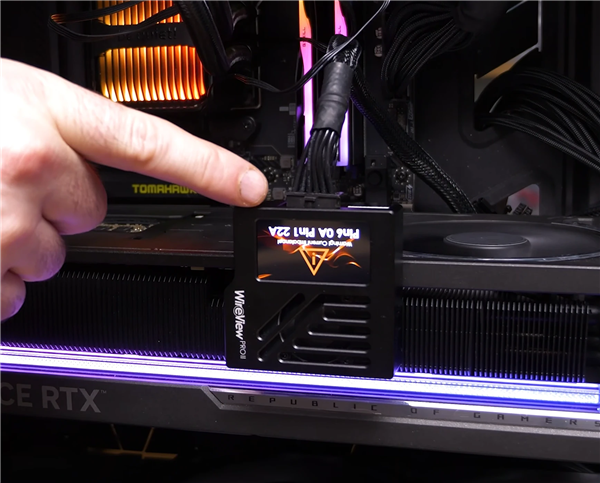 RTX 5090又烧了!专业评测媒体也难逃:直飙175°C