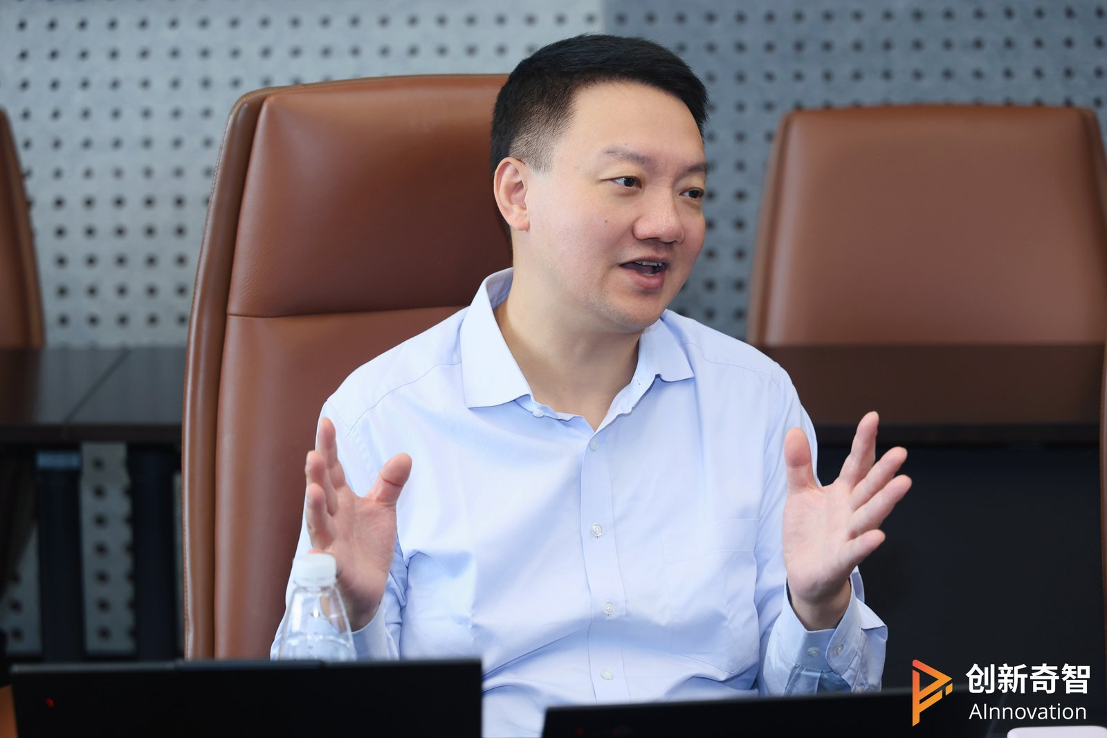 毛利率连涨6年！工业AI龙头杀入智能体，不卷模型卷落地