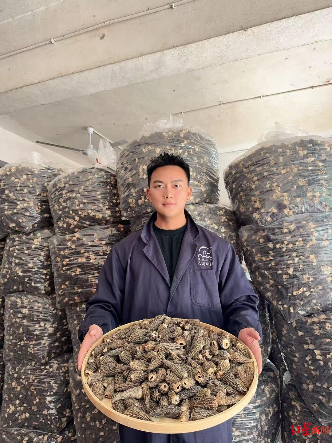 ▲成都农博好物推荐官杨基鹏