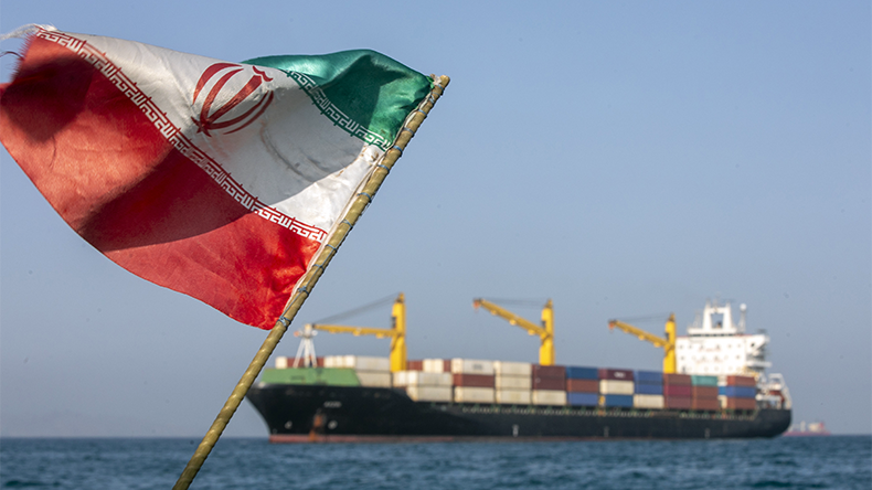 Iran flag feeder Arzin boxship Hormuz Larak Island.png
