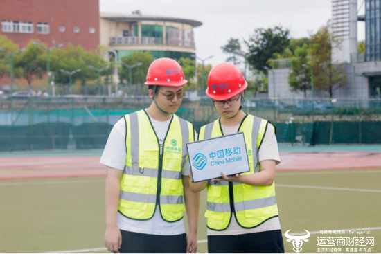 （移动技术人员开展网络测试护航高校学子入学出行）