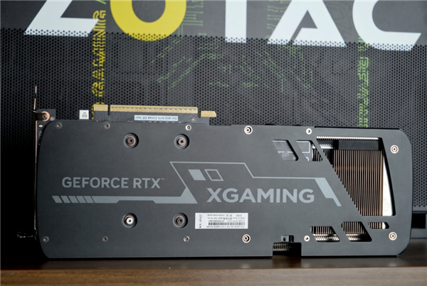 活泼涂鸦新潮流！索泰RTX 5060 XGAMING OC显卡图赏