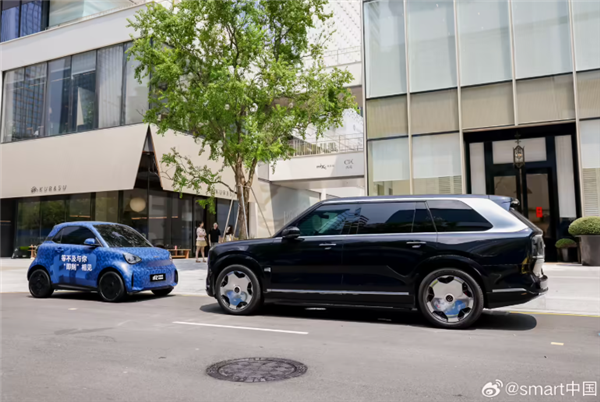 又萌又硬核！smart精灵2号伪装车亮相街头：定位两座纯电小车