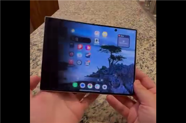 iPhone Duo开合动画被抄遍全网：安卓立马安排上了