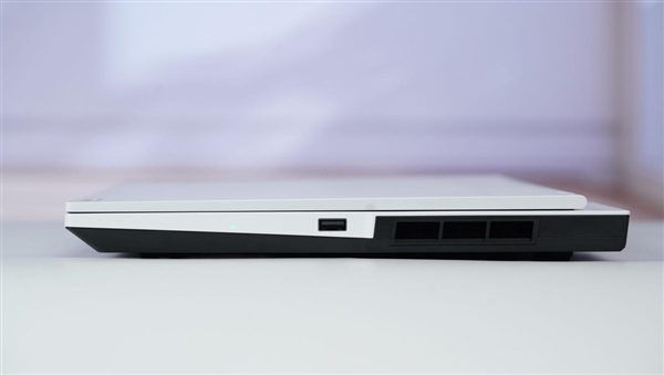 橘影白颜值封神！七彩虹橘宝X16 Pro图赏 锐龙7+RTX 5060