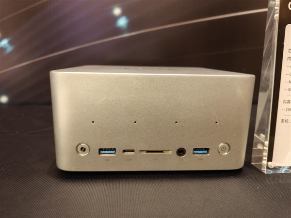 本地跑3000亿参数模型成真！AMD锐龙AI Max PRO 400新品首秀：智能体AI走进真实工作流