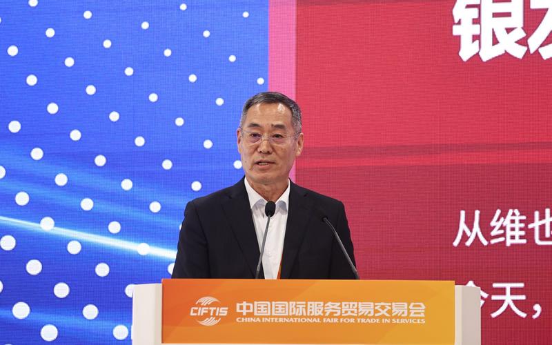 中国老龄产业协会科技委主任王永春在论坛上发表主旨演讲。