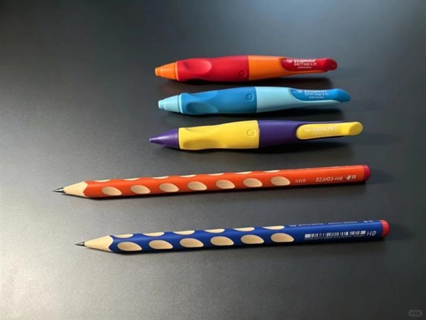 一块橡皮卖了100万 小学生文具在拼多多上杀疯了