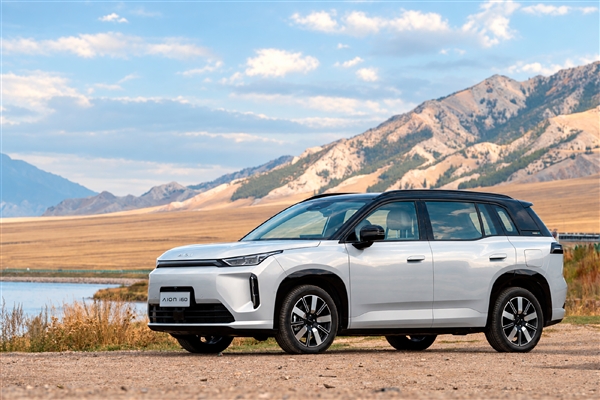 满油满电1738km 全球最长续航增程车！2027款广汽埃安i60上市：10.36万起