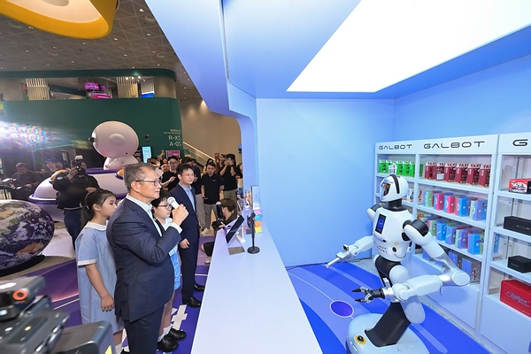 银河太空舱Galbot Store在香港启动 银河太空舱Galbot Store在香港启动