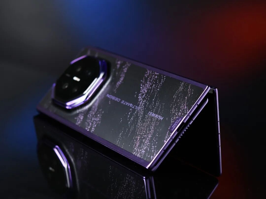 华为 Mate XT 2 非凡大师深度体验：展翼而来，折叠屏的下一个形态