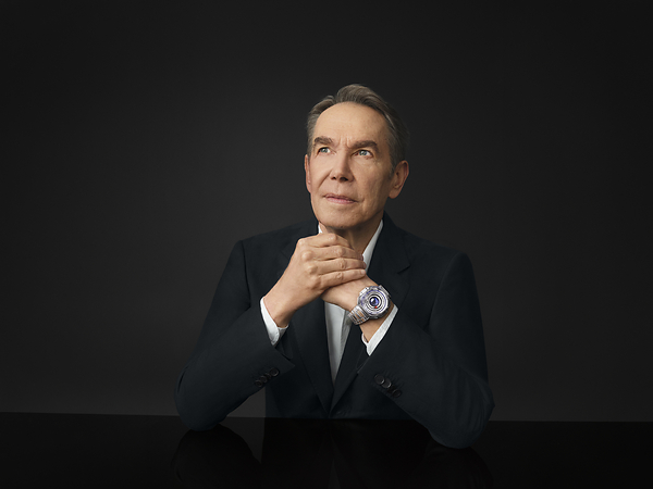 Jeff Koons wearing the Hublot MP-14 Origin by Jeff Koons Jeff Koons wearing the Hublot MP-14 Origin by Jeff Koons