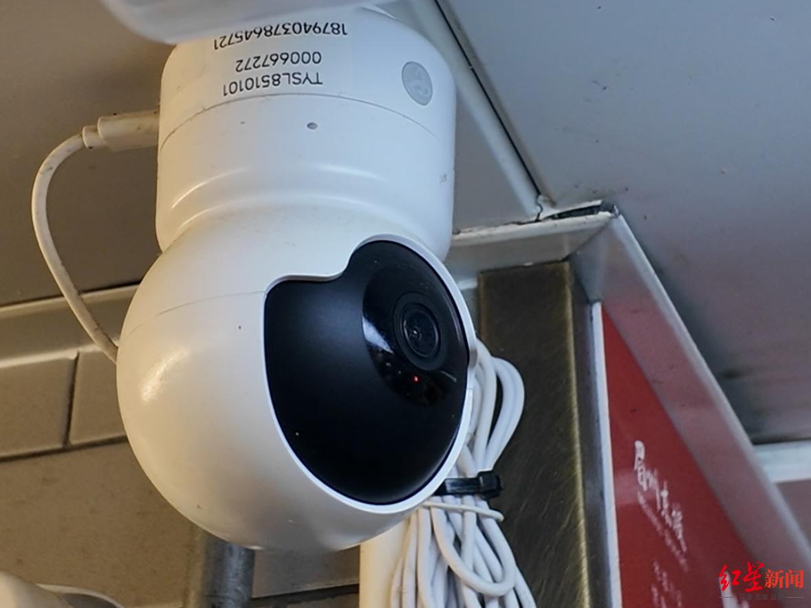 ▲成都市积极推进餐饮服务单位接入“互联网+AI”智慧监管平台，后厨一览无余