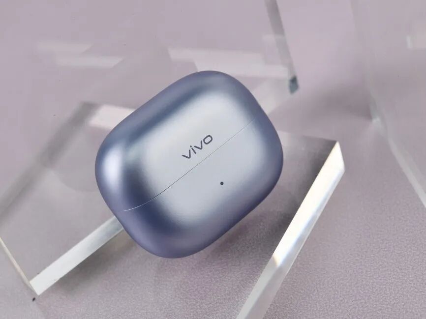 vivo Buds Clip上手体验:微光高颜值,降噪不入耳