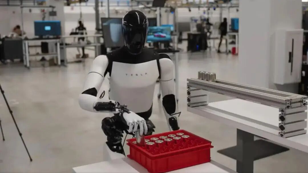 Elon Musk se quita de encima los Tesla Model X y Model S. Tiene que hacer hueco en la fábrica para hacer robots