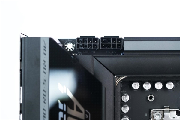 16+2+2相供电 配4路M.2！技嘉B850 AORUS ELITE X3D图赏