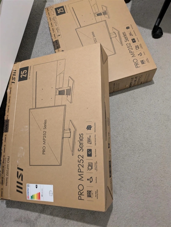 买一台显示器收到两台！厂商发错货圆大学生双屏梦：自嘲十年运气用完了