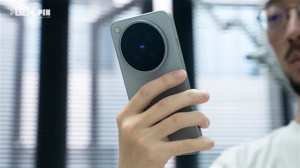 vivo X500标准版卖到5499 蓝厂率先给所有友商打了个样